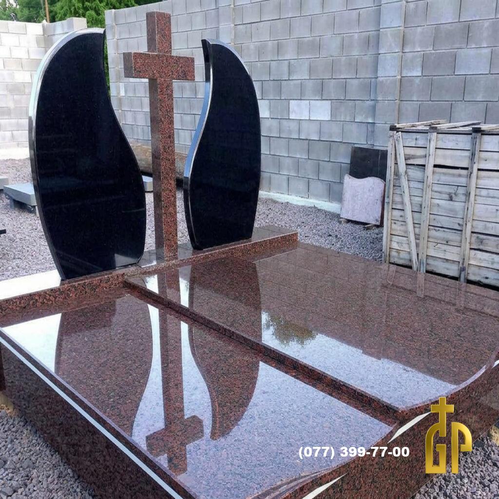 Подвійний пам'ятник №7