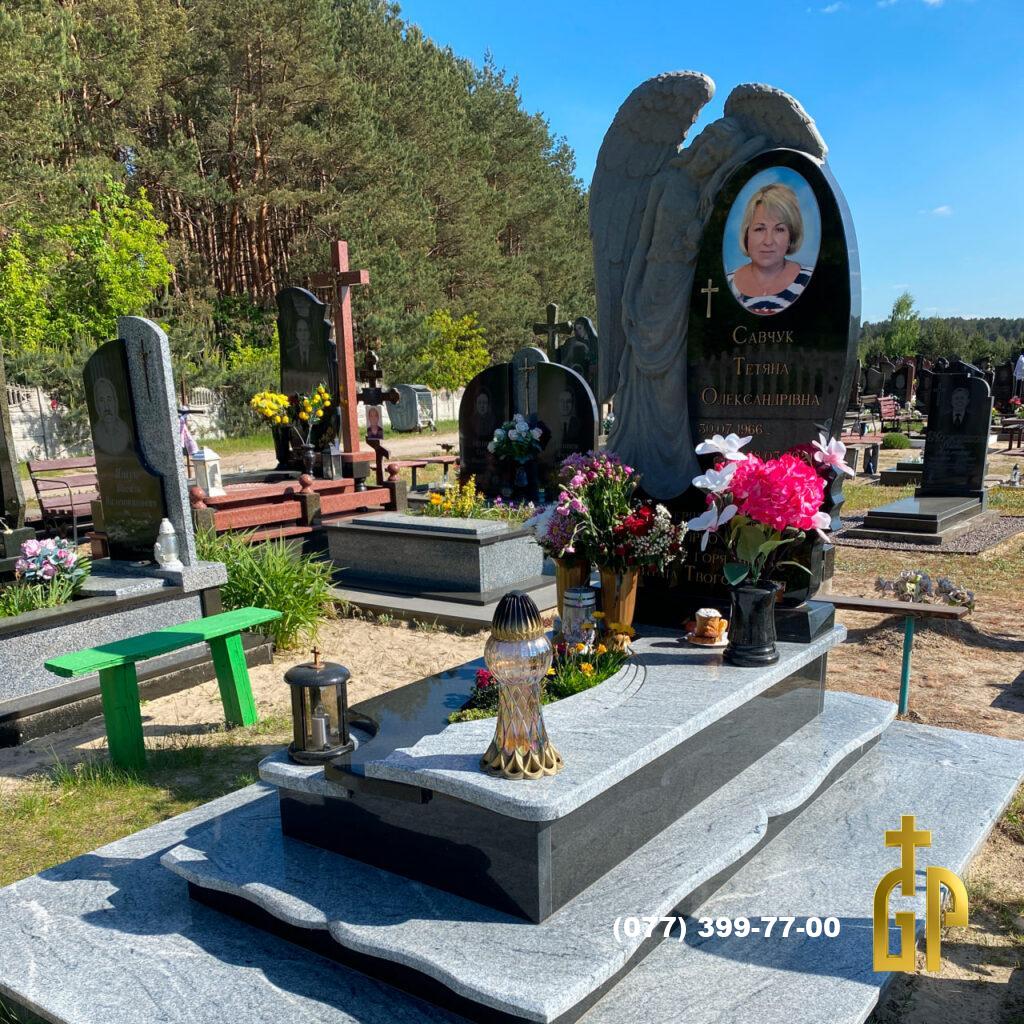 Одинарний пам'ятник №8