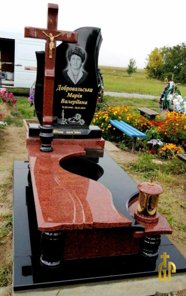 Реальний приклад одинарного пам’ятника. На основі моделі №22