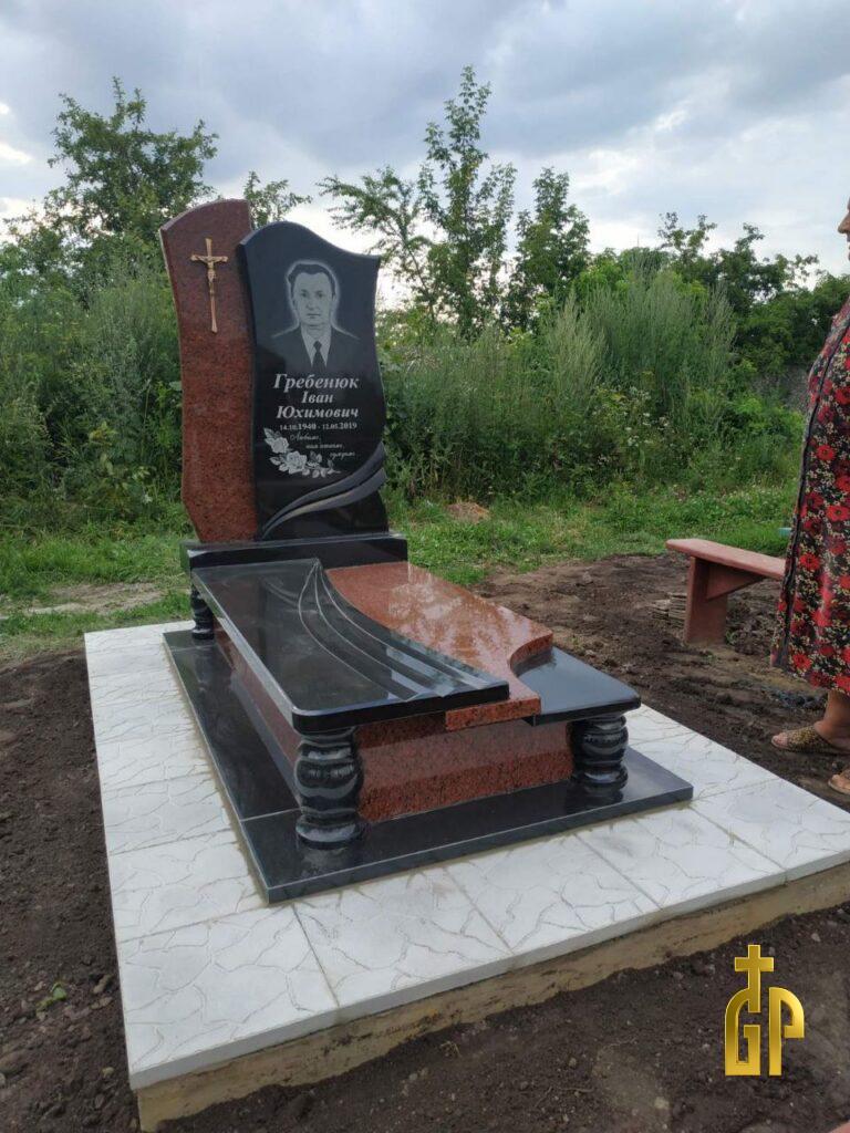 Реальний приклад одинарного пам’ятника. На основі моделі №21